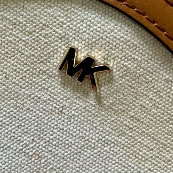 MK Small Canteen Crossbody Round Bag Purse - Picture 9 of 15